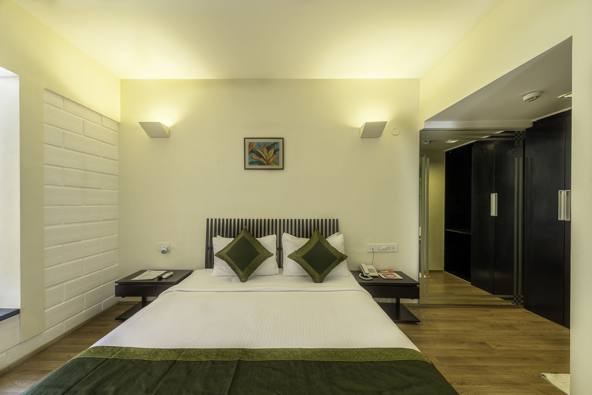 Treebo Trend Spektrum Suites Майсур Экстерьер фото